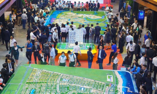 Bất động sản “tăng nhiệt” cuối năm