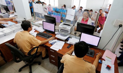 Hơn 1.600 tỷ đồng lệ phí trước bạ ôtô, xe máy được nộp điện tử