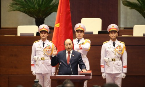 Tân Chủ tịch nước: Việt Nam sẽ vượt mọi "sóng to, gió cả"