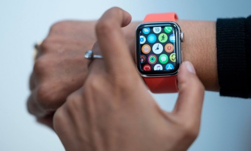 Ngành công nghiệp đồng hồ xa xỉ Thụy Sĩ đang bị Apple thay thế