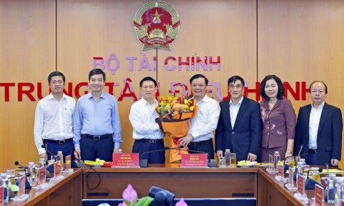 Tân Bộ trưởng Bộ Tài chính Hồ Đức Phớc nhận bàn giao nhiệm vụ
