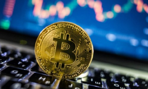 Giá mỗi Bitcoin vượt 62.000 USD