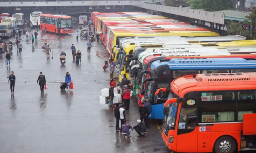 Đình chỉ khai thác tuyến và thu hồi phù hiệu 9 xe khách