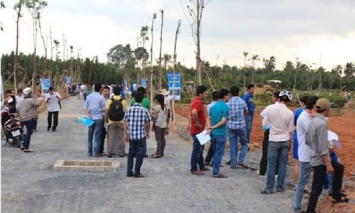 HoREA đề nghị ban hành hàng loạt thuế mới để "trị" sốt đất