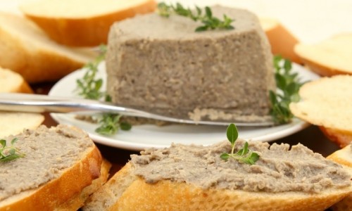 Vụ ngộ độc pate chay: 2 người qua cơn nguy kịch, thêm 3 bệnh nhân nhập viện
