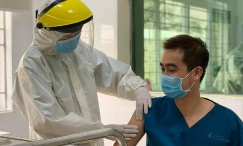 Đề nghị 5 địa phương hoàn thành tiêm vaccine COVID-19 trước 15/5