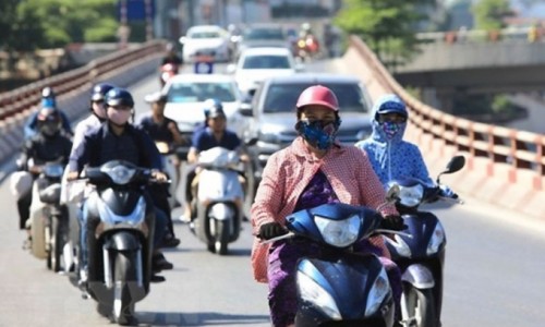 Nắng nóng tiếp tục gia tăng khắp Bắc bộ, có nơi trên 40 độ