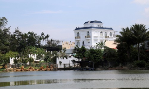 Lâm Đồng: Kiểm điểm Chi nhánh Văn phòng đăng ký đất đai thành phố Bảo Lộc, buộc cưỡng chế tháo dỡ biệt thự "khủng"