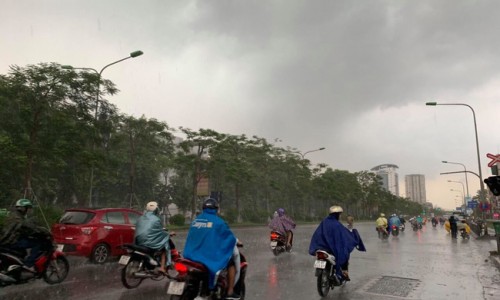 Thời tiết 20/5: Hà Nội ngày nắng nóng 37 độ, chiều tối và đêm có mưa dông
