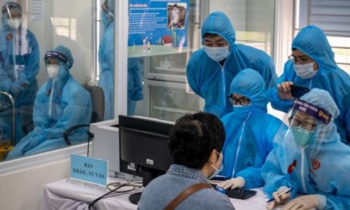Người có tiền sử dị ứng có nên tiêm phòng vaccine COVID-19?
