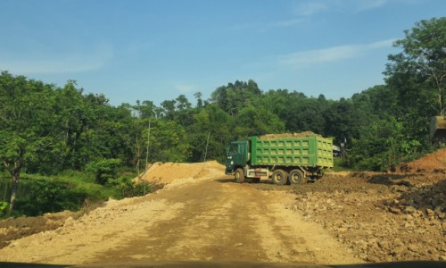 Lào Cai: Vi phạm đổ thải, Hóa chất Đức Giang bị xử phạt 120 triệu đồng