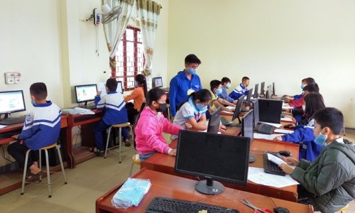 Nghệ An: Chi gần 1 tỷ đồng mua sách giáo khoa cấp cho học sinh