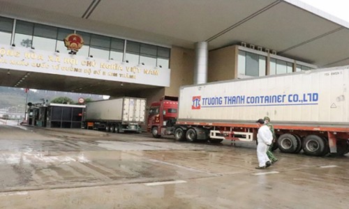 Đề xuất cấp hộ chiếu vắc xin cho lái xe ở biên giới