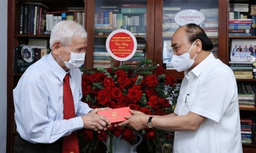 Chủ tịch nước Nguyễn Xuân Phúc tri ân các nhà báo lão thành nhân dịp 21/6