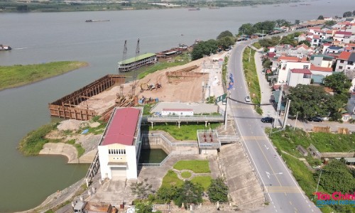 Đê sông Hồng vừa nâng cấp tốn 300 tỷ đã nứt gãy: Trách nhiệm của Giám đốc Sở NN&PTNT Hà Nội đến đâu?