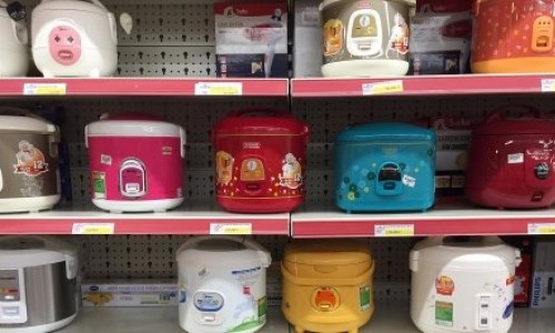 Sử dụng nồi cơm điện giá rẻ, người dùng mang họa vào thân