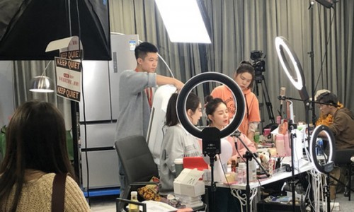 Những chiêu trò bán hàng qua livestream đánh lừa người tiêu dùng