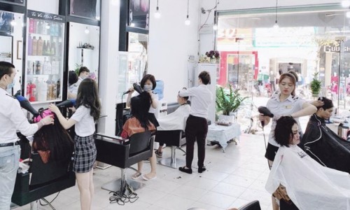 Hà Nội dừng hoạt động cắt tóc, gội đầu, quán ăn
