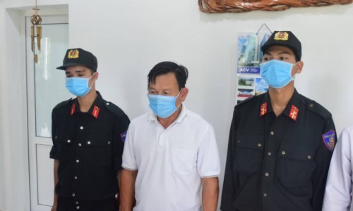 Bắt nguyên Giám đốc, Phó giám đốc Cảng hàng không quốc tế Phú Bài