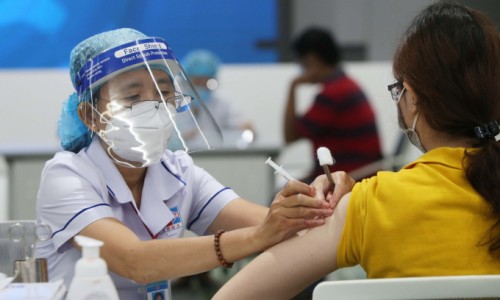 Bộ Y tế nhắc nhở 8 địa phương triển khai tiêm vaccine chậm