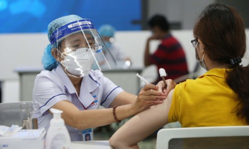 Khuyến khích các địa phương, tổ chức tìm mua vắc-xin phòng Covid-19