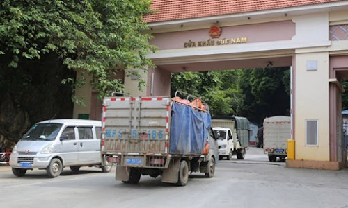 Trung Quốc dừng hoạt động xuất nhập khẩu hàng hoá qua cửa khẩu Cốc Nam