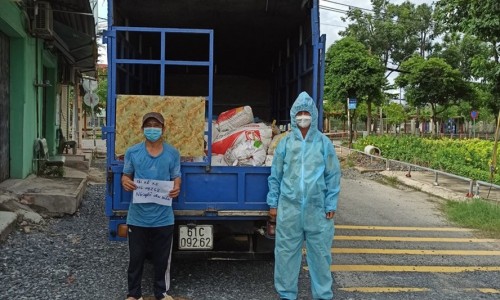 Phát hiện hàng tấn gà chết, không rõ nguồn gốc đưa đi tiêu thụ trong mùa dịch