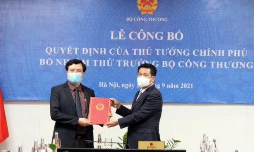 Công bố quyết định của Thủ tướng Chính phủ về công tác cán bộ