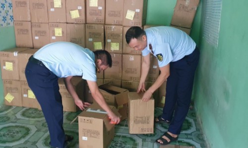 Hưng Yên: Bắt lô 3.000 thiết bị đo nồng độ oxy và nhịp tim không rõ nguồn gốc