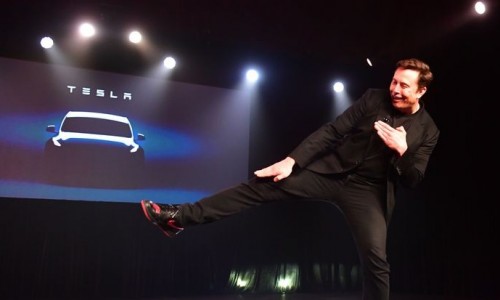 Tesla triệu hồi gần 12.000 ô tô do lỗi hệ thống cảnh báo va chạm