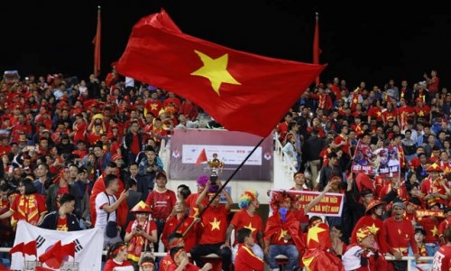 Xét nghiệm COVID-19 với giá 100.000 đồng/người cho khán giả tới sân Mỹ Đình cổ vũ đội tuyển Việt Nam