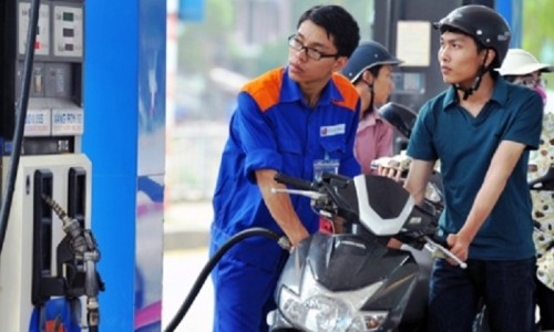 Cần triển khai các gói hỗ trợ tài chính để kiềm chế đà tăng giá xăng dầu