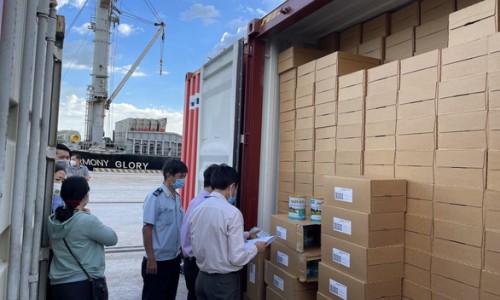 Hơn 22.000 hộp sữa viện trợ từ Úc đã được thông quan