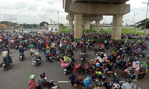 Khủng hoảng mùa Covid, hơn 2,2 triệu lao động về quê