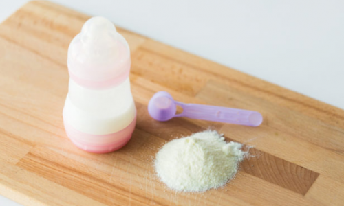 FDA cảnh báo về thị trường sữa công thức trẻ em hiện nay