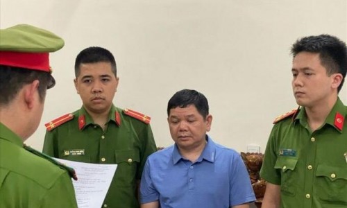 Bắt Trưởng khoa Dược Bệnh viện Sơn La do nhận hối lộ của Việt Á