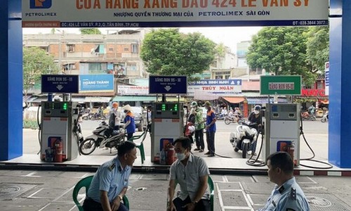 Bộ Công Thương chỉ đạo xử lý nghiêm nếu cửa hàng để hết xăng 2 ngày