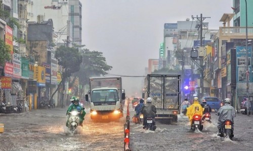 Bắc Bộ ngày nắng đêm mưa, Nam Bộ có mưa to