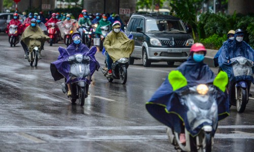 Miền Bắc đón không khí lạnh tăng cường, miền Trung mưa lớn kéo dài