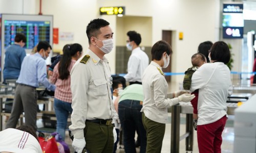Sân bay Nội Bài không đóng cửa vì dịch Covid-19