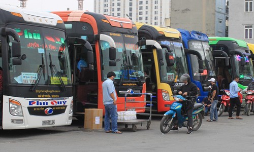 Hà Nội yêu cầu xe khách không chở quá 20 người