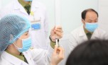 Hơn 900 nhân viên y tế Bệnh viện Bệnh nhiệt đới TP.HCM tiêm vắc xin đợt đầu