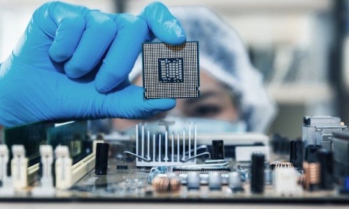 Ngành công nghiệp toàn cầu gặp khó vì thiếu chip