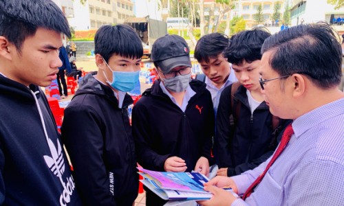Thí sinh bắt đầu đăng ký dự thi tốt nghiệp THPT và xét tuyển ĐH