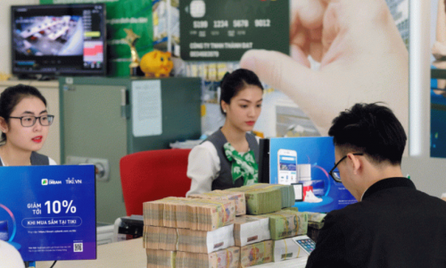 Tổ chức tín dụng được kiểm soát đặc biệt thực hiện phân loại nợ
