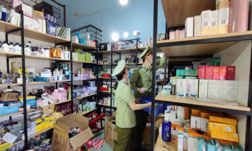Đà Nẵng: Tạm giữ hơn 1.700 sản phẩm mỹ phẩm, thực phẩm chức năng không rõ nguồn gốc