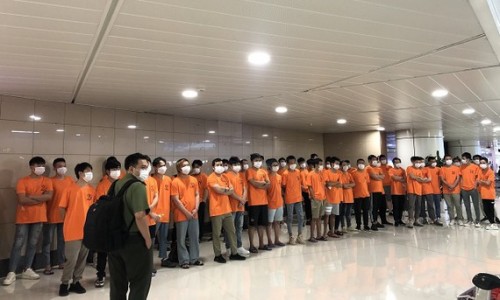 Trục xuất 52 người nước ngoài nhập cảnh trái phép