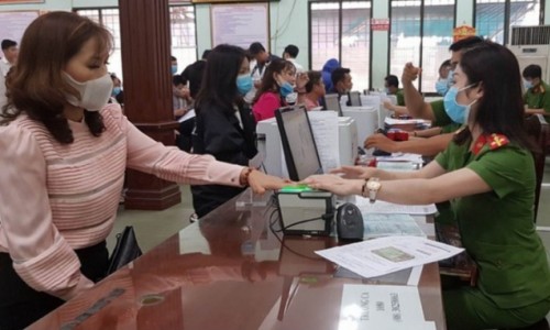 Đề xuất giảm mức thu 30 khoản phí, lệ phí trong 6 tháng do ảnh hưởng dịch Covid-19