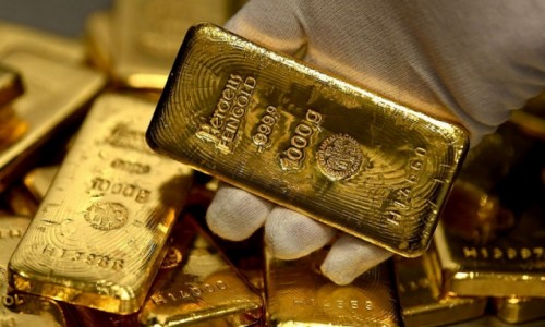 Giá vàng trụ dưới ngưỡng 1.900 USD/ounce