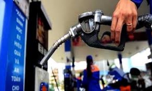 Giá xăng RON95 vượt ngưỡng 20.000 đồng/lít
